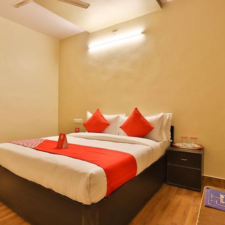 Oyo 11427 Hotel Kalyan Ahmedabad Buitenkant foto