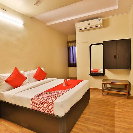 Oyo 11427 Hotel Kalyan Ahmedabad Buitenkant foto