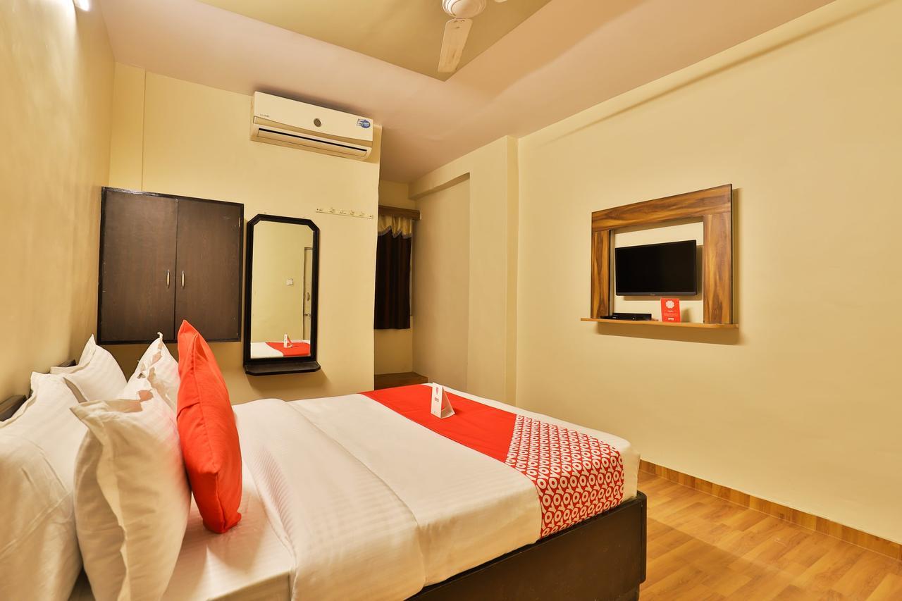 Oyo 11427 Hotel Kalyan Ahmedabad Buitenkant foto
