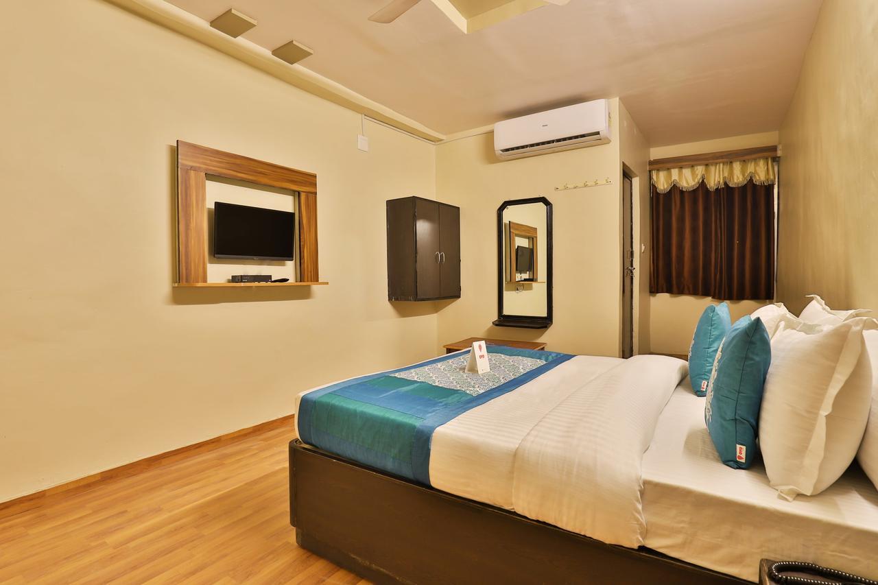 Oyo 11427 Hotel Kalyan Ahmedabad Buitenkant foto