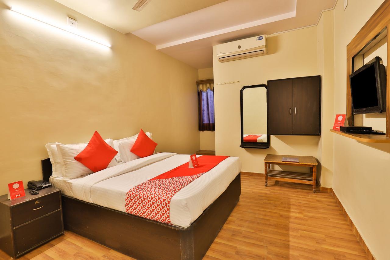 Oyo 11427 Hotel Kalyan Ahmedabad Buitenkant foto