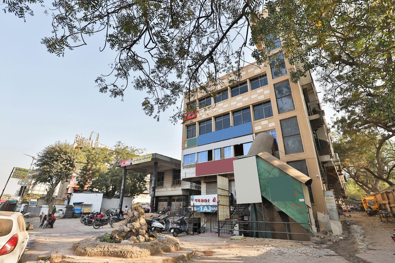 Oyo 11427 Hotel Kalyan Ahmedabad Buitenkant foto