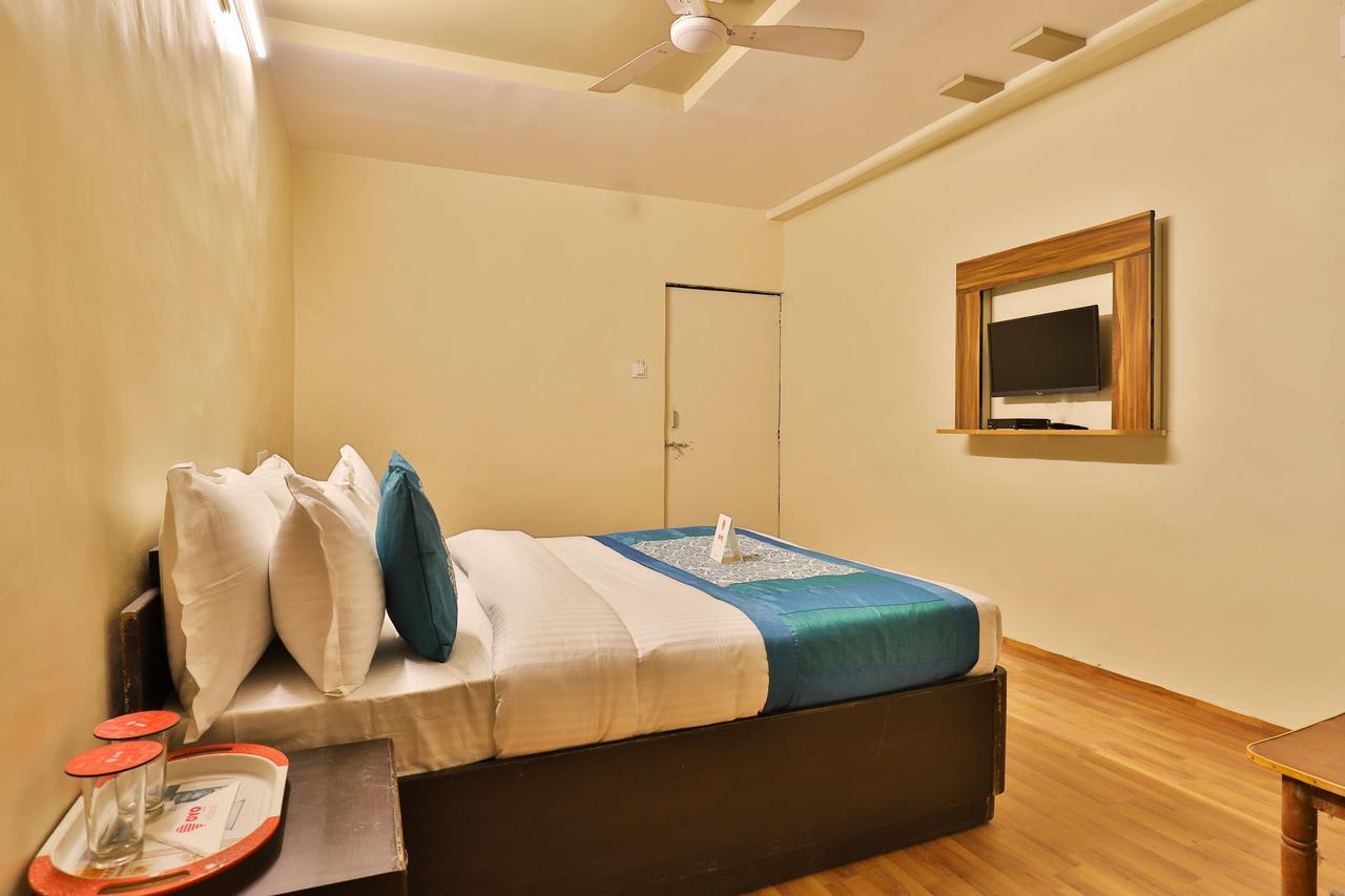Oyo 11427 Hotel Kalyan Ahmedabad Buitenkant foto