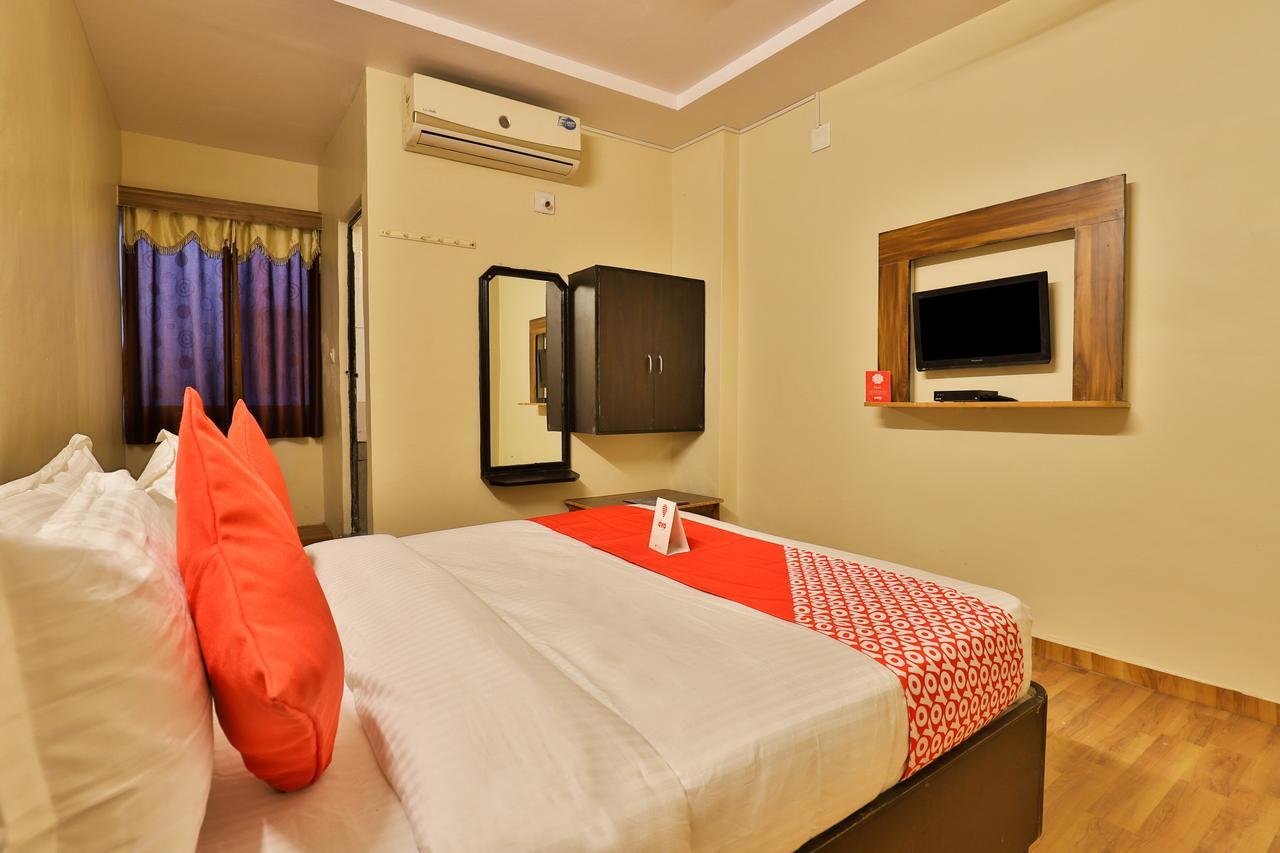 Oyo 11427 Hotel Kalyan Ahmedabad Buitenkant foto