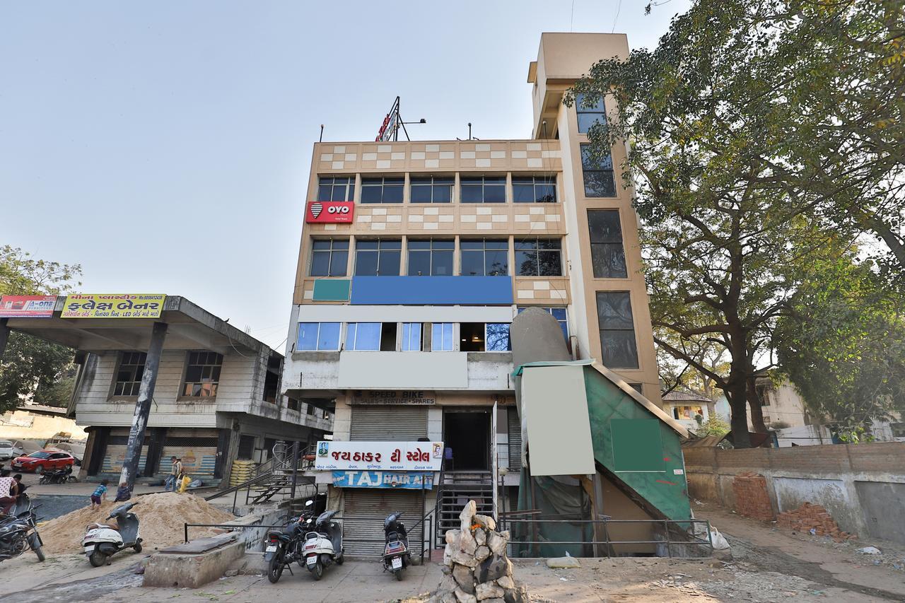 Oyo 11427 Hotel Kalyan Ahmedabad Buitenkant foto